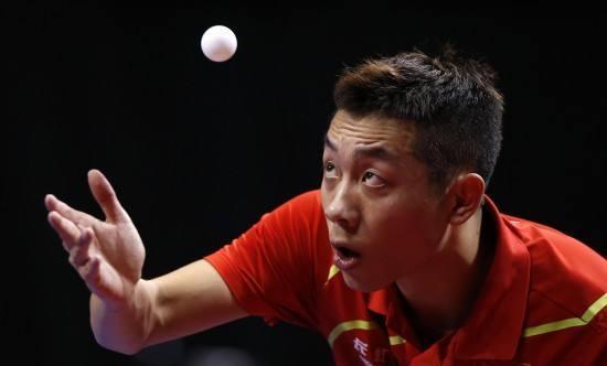 她只是抱着 她只是抱着