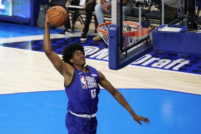 更是对抗强 更是对抗强